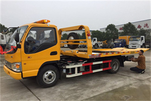 襄阳哪里有拖车服务